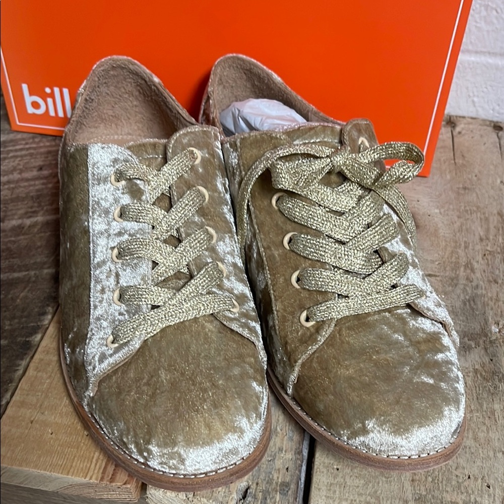 Bill Blass Gold Velvet Women's Shoes
